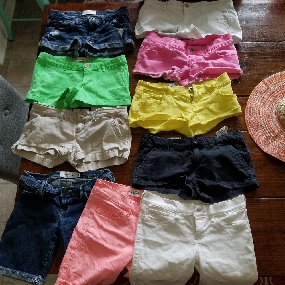 7 pairs Abercrombie shorts not bottom 3 pair